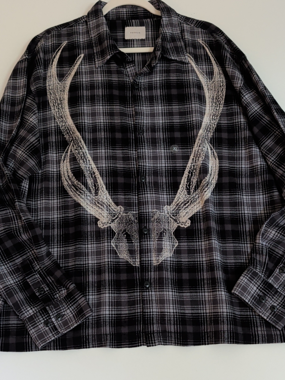 Pacsun Black, Gray & White Plaid Button-Down with Antler Graphic XL